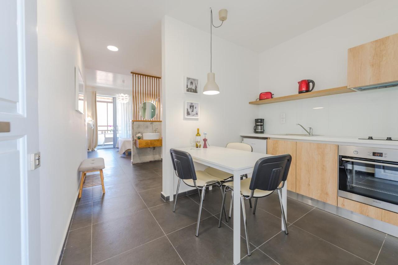 Rotunda Suites Kalamaki Екстериор снимка